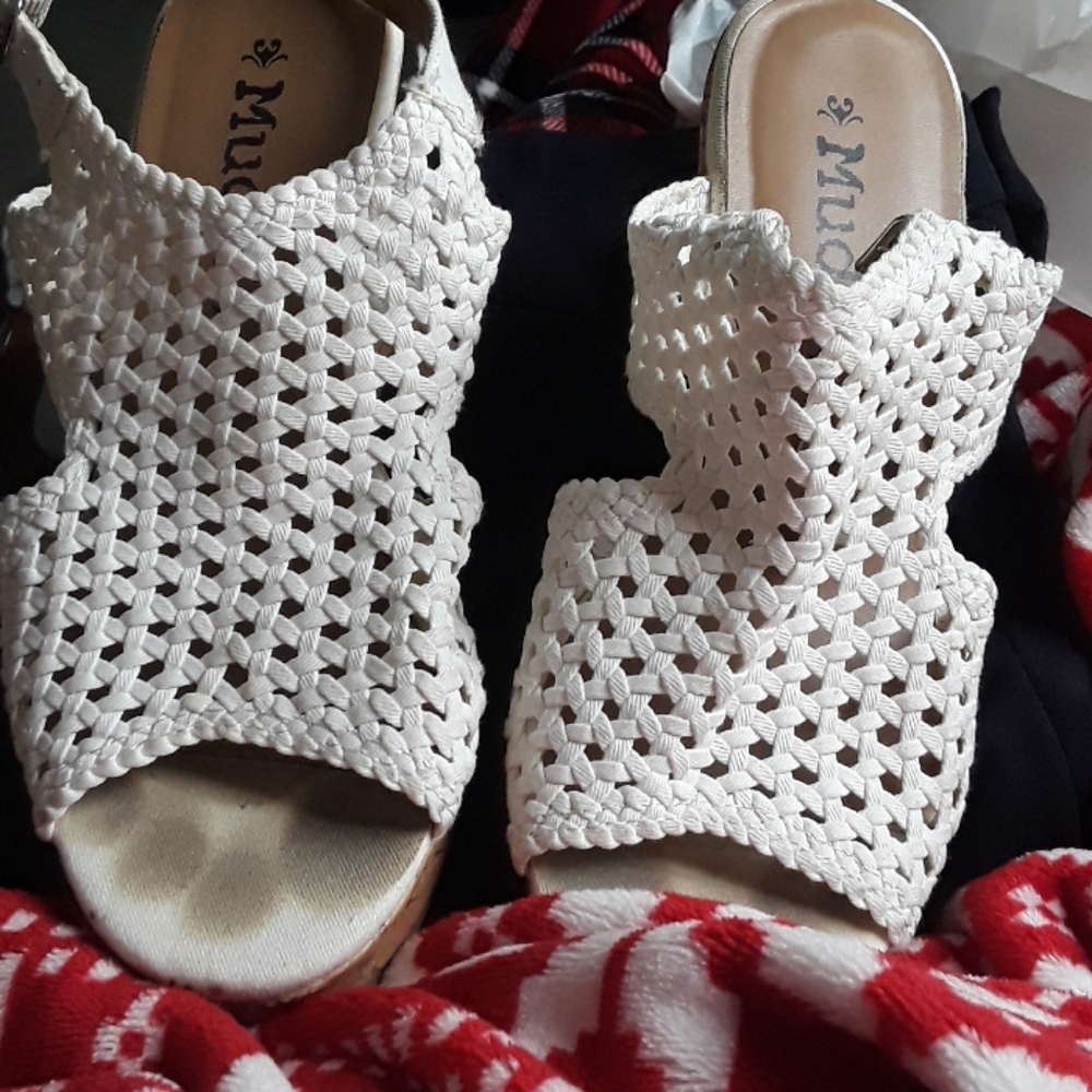 White Mudd platform shoes